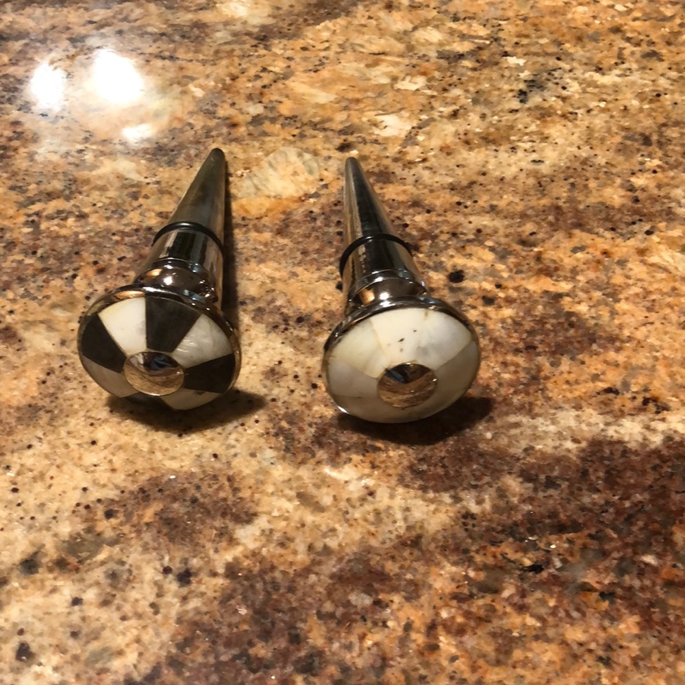 Wine stoppers